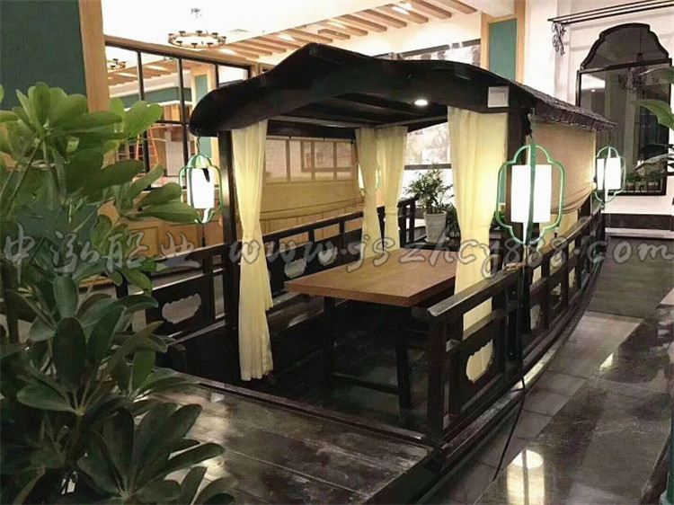 室内餐饮船