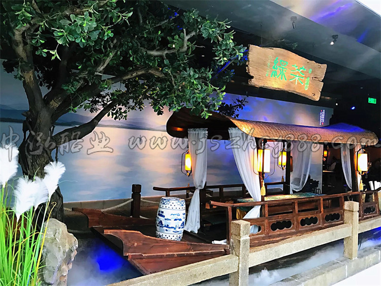 室内餐饮船